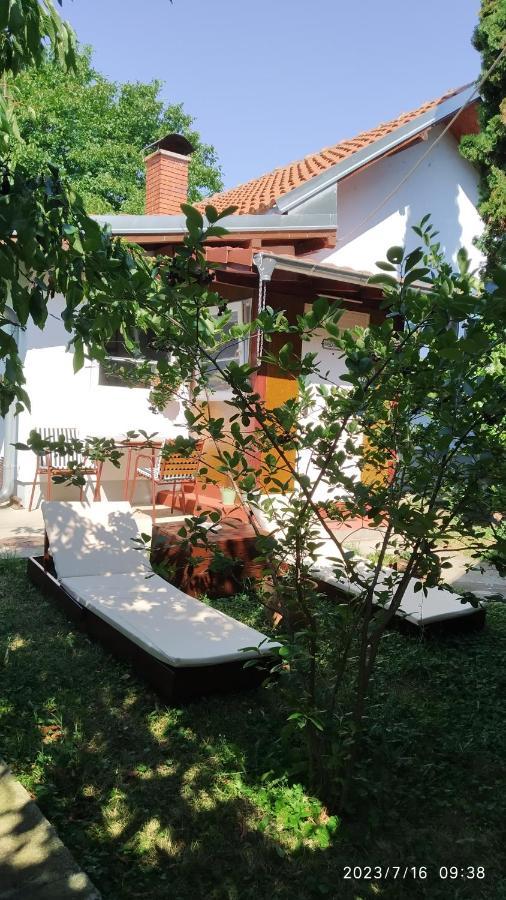 Apartman Stara Tresnja Cladova Exterior foto